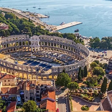 Arena Design App, Free Private Parking, Terrace Pula