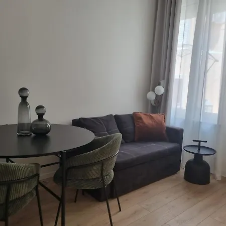 Arena Design App, Free Private Parking, Terrace Apartment *